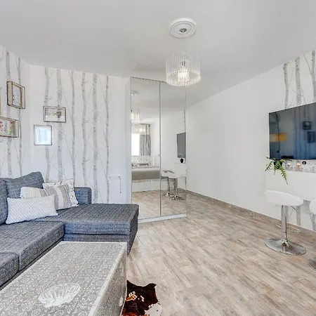 Park Santiago 2 Luxury 8 شقة